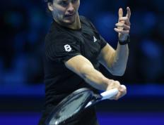 （体育）網(wǎng)球——ATP年終(zhōng)总決(jué)赛：奧(ào)热-阿利亞(yà)西姆(mǔ)胜兹韋(wéi)列夫(fū)