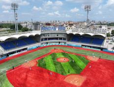 图集｜“棒球之(zhī)城(chéng)”中山，正全力揮(huī)出“本垒打”