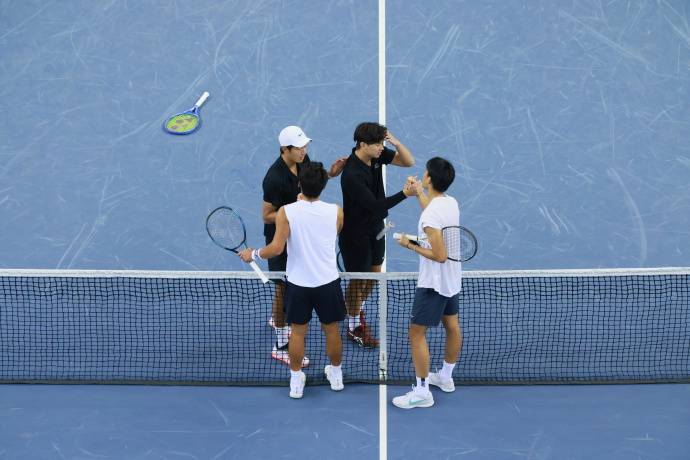 全运会网球男双決(jué)赛:唐(táng)盛 / 孙浅 2-1 力(lì)克布云朝(cháo)克特 / 郑展，逆转夺金(jīn)