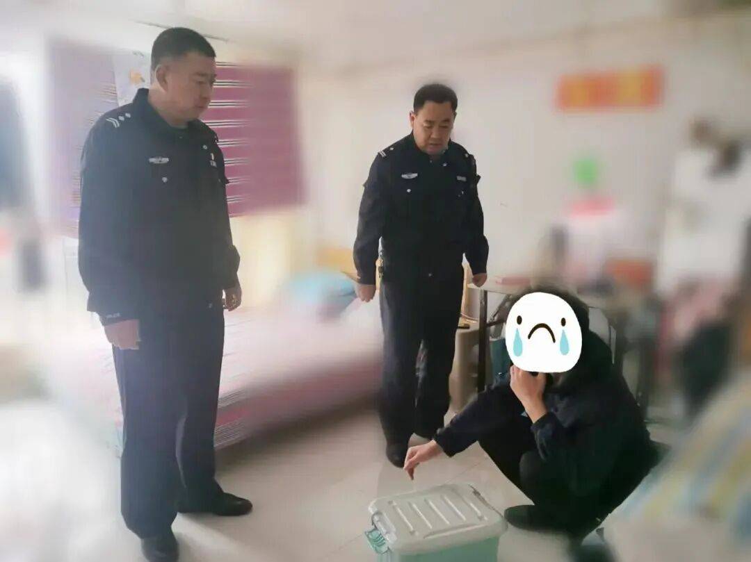 狠人(rén)！偷了自己家，再偷朋友家！警方提醒