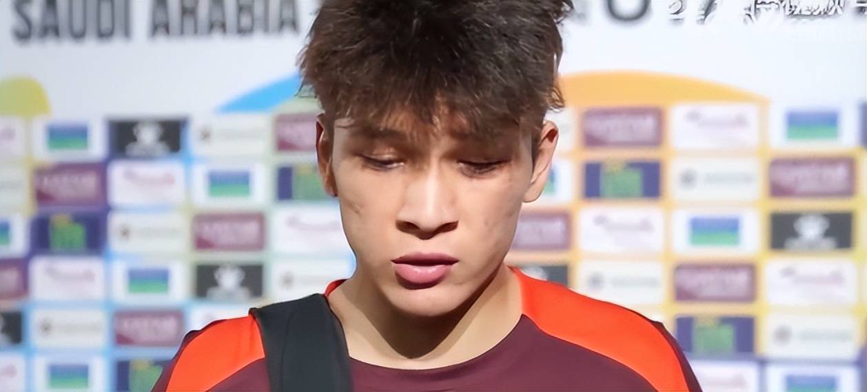 意外！不是王大雷也(yě)不是于金永，他是唯(wéi)一入(rù)围金手套奖的鲁能(néng)門(mén)将