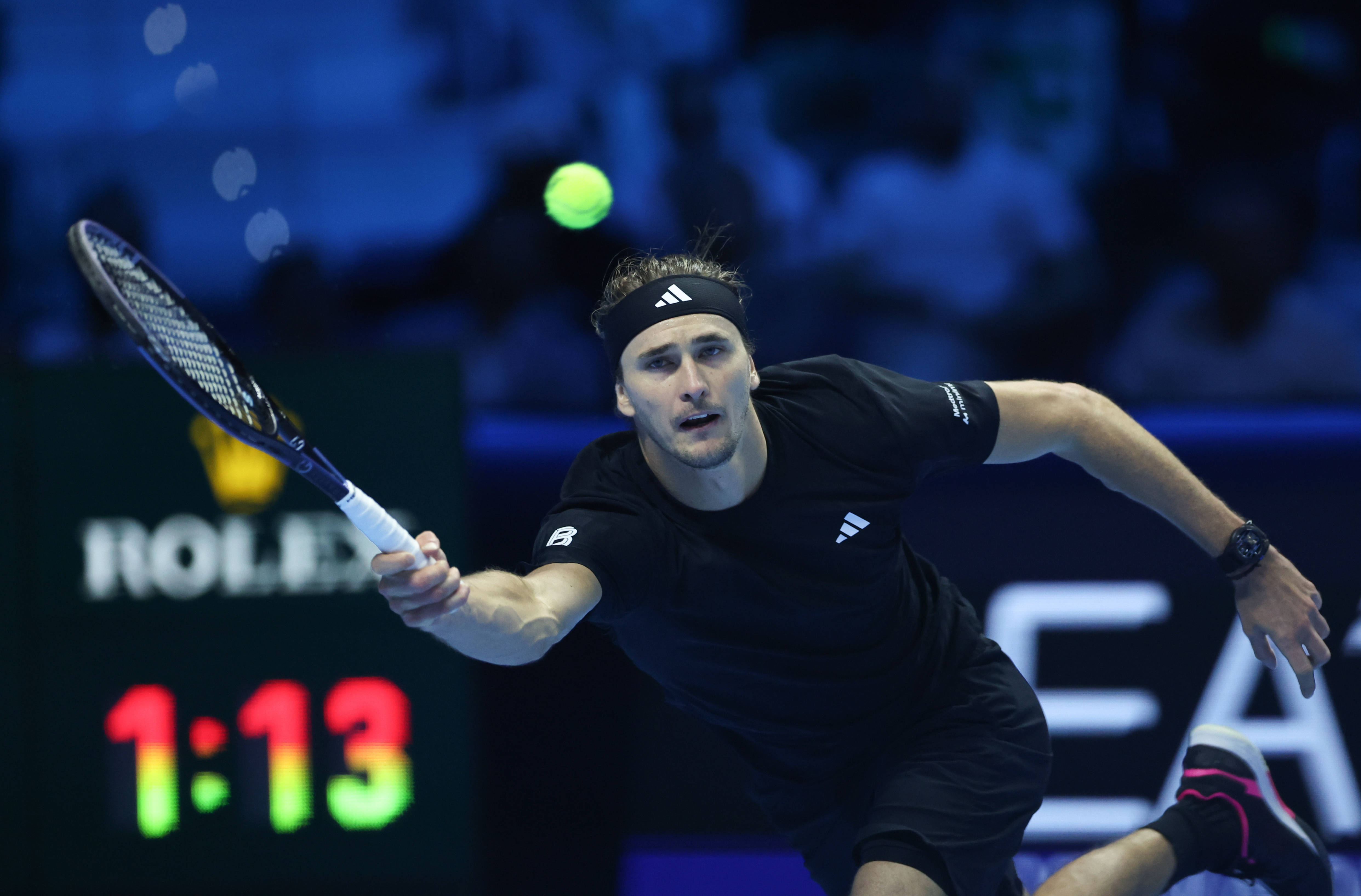 （体育）網(wǎng)球——ATP年終(zhōng)总決(jué)赛：奧(ào)热-阿利亞(yà)西姆(mǔ)胜兹韋(wéi)列夫(fū)