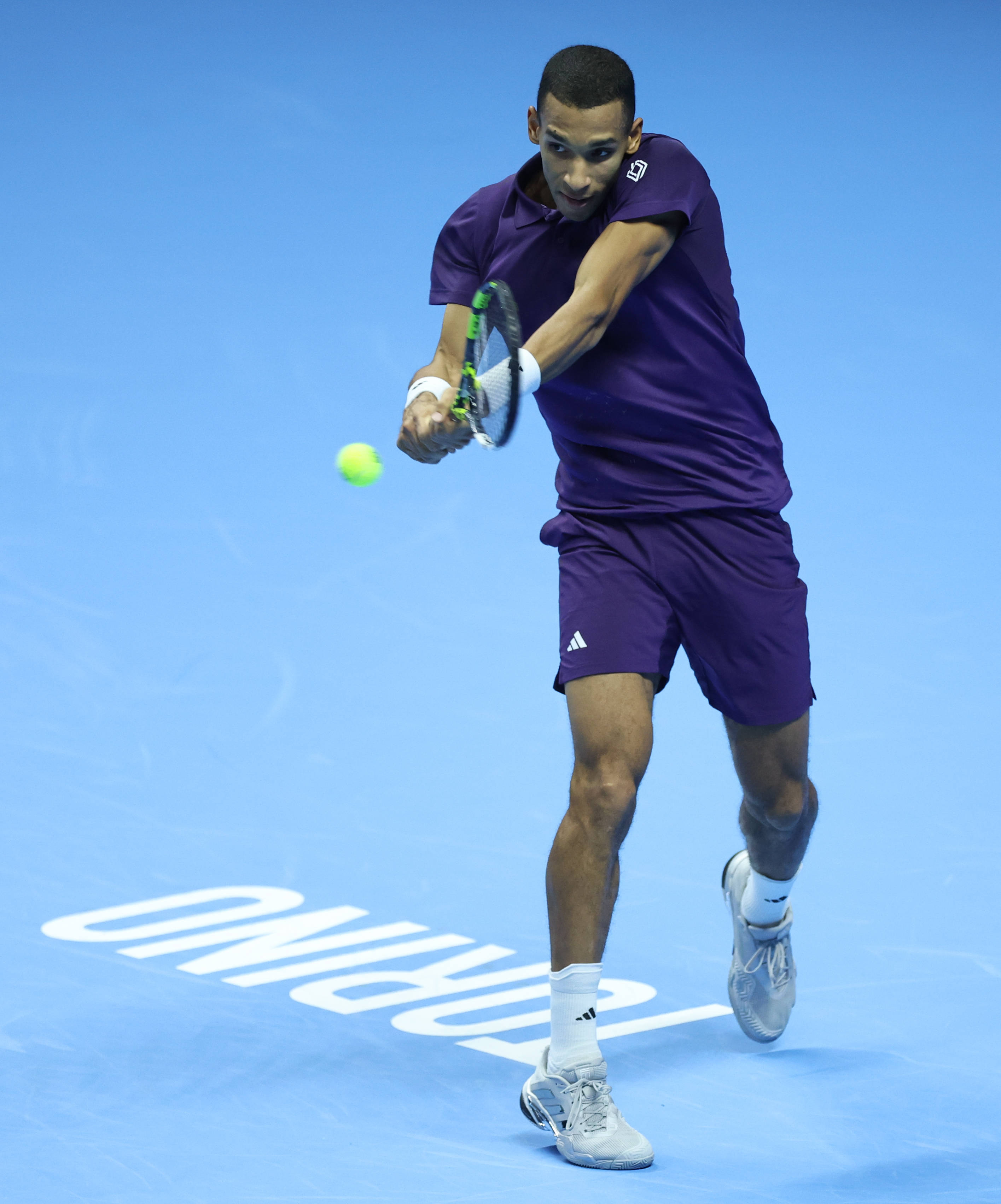 （体育）網(wǎng)球——ATP年終(zhōng)总決(jué)赛：奧(ào)热-阿利亞(yà)西姆(mǔ)胜兹韋(wéi)列夫(fū)