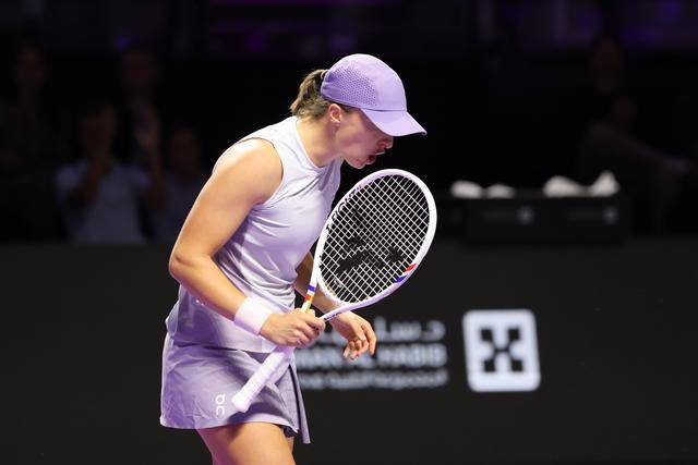 网球|WTA年终总决赛：斯(sī)维亚特克勝(shèng)凯斯(sī)