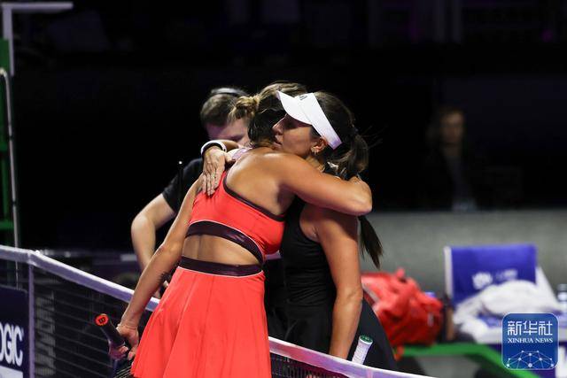 网球丨WTA年終(zhōng)縂(zǒng)决赛：萨巴伦卡胜佩古拉(lā)