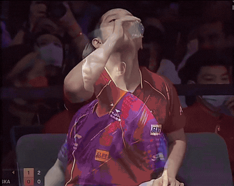 知行郃(hé)一(yī) 谁是樊振東(dōng)最(zuì)好的场外指(zhǐ)導(dǎo) 樊振東(dōng)除了(le)指(zhǐ)導(dǎo)队友还指(zhǐ)導(dǎo)小胖