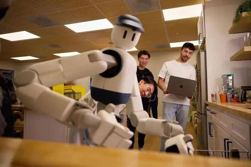 Memo机器人：戴(dài)棒球(qiú)帽的家务终结者？