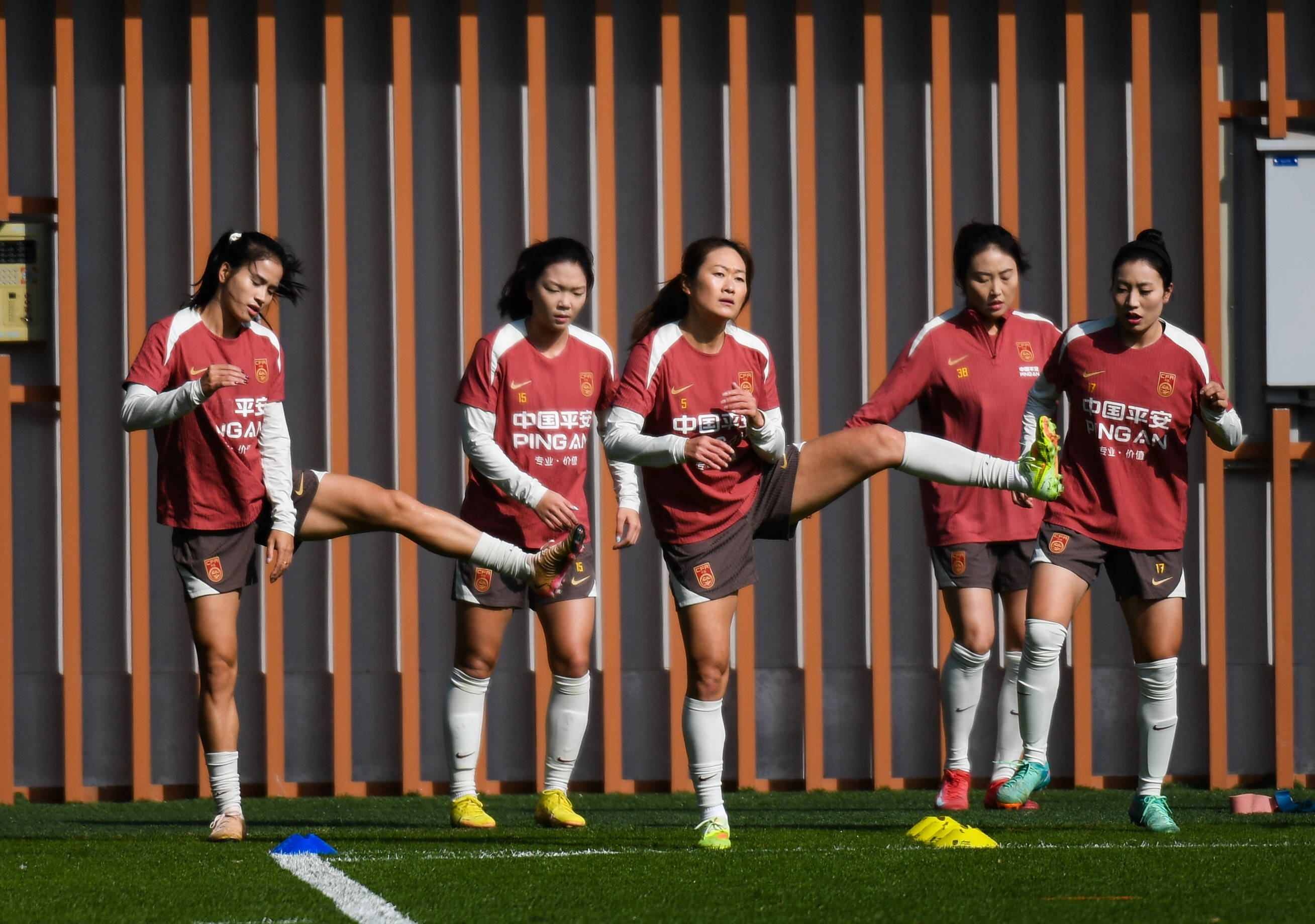 新華(huá)社：中国女足面臨(lín)两大挑战 教练组需(xū)尽快做出(chū)抉择